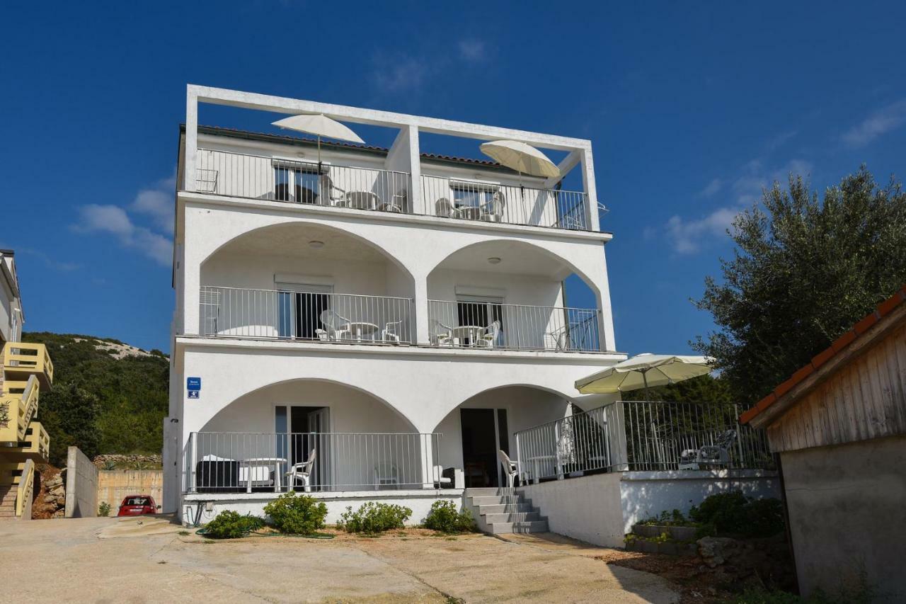 Val Apartmani, * Stara Novalja