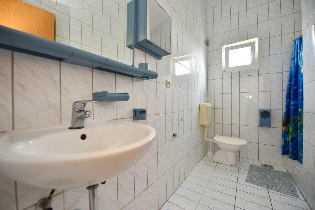 Val Apartmani, * Stara Novalja
