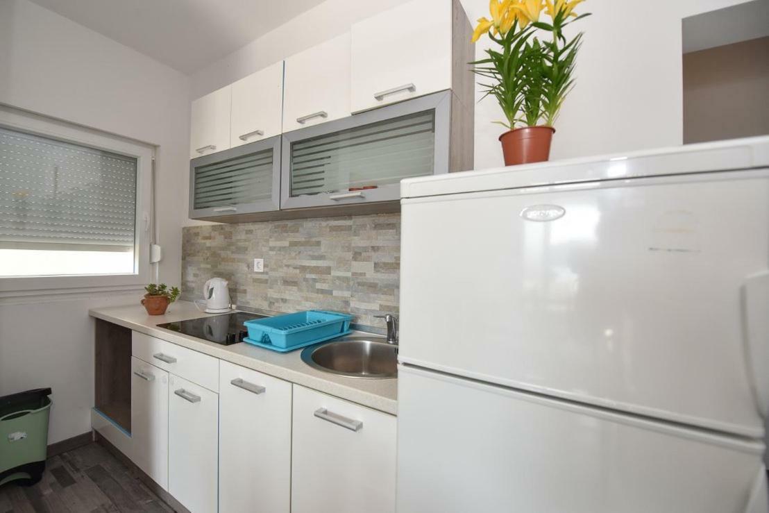Val Apartmani, * Stara Novalja