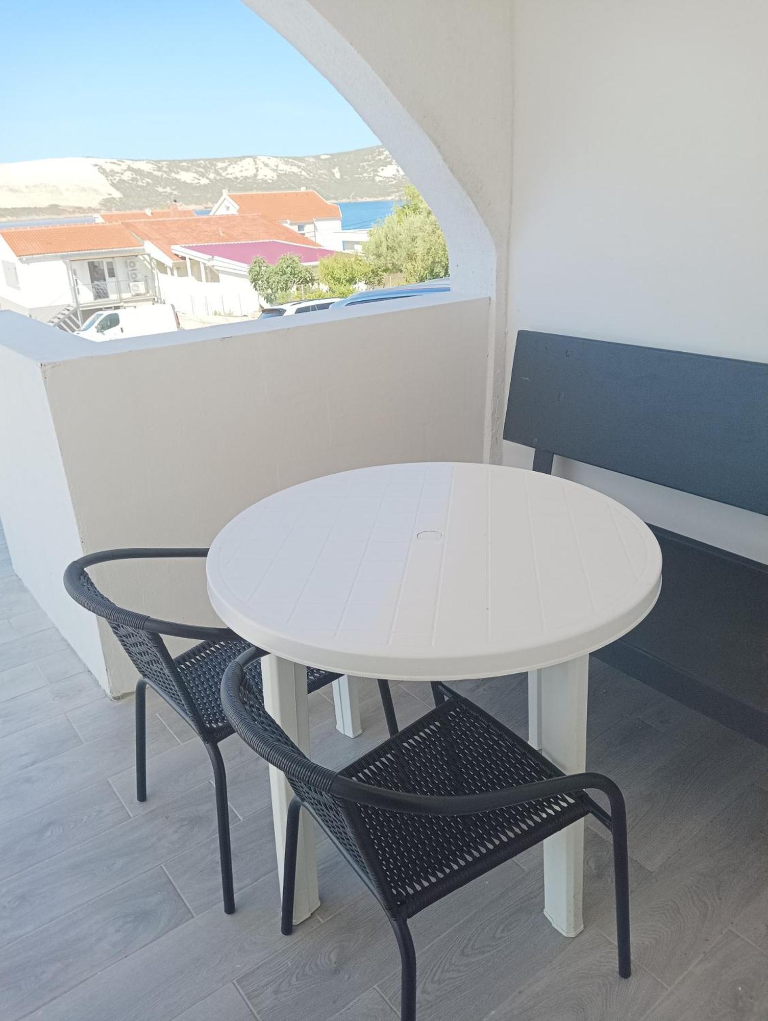 Val Apartmani, * Stara Novalja
