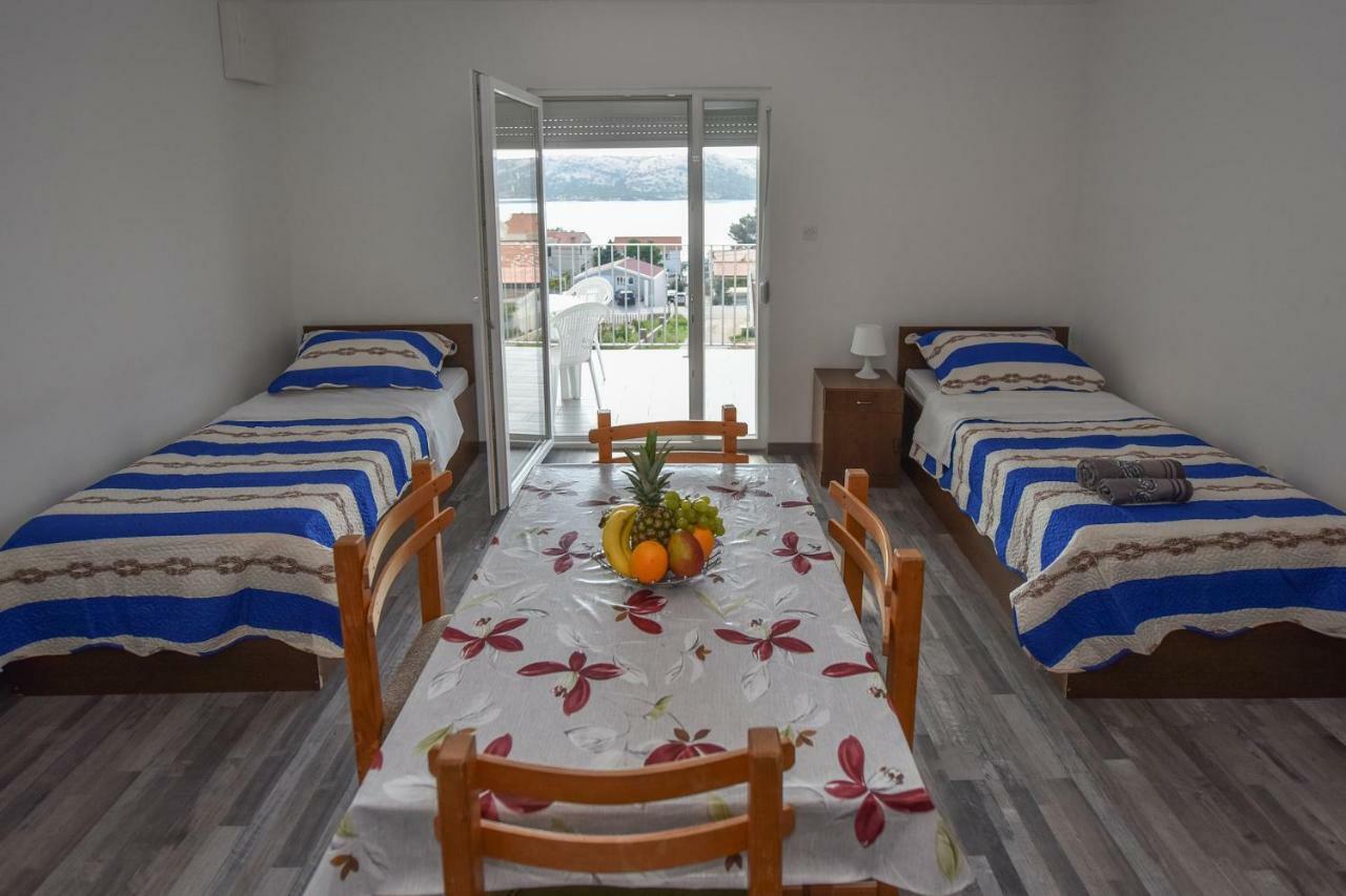 Val Apartmani, * Stara Novalja